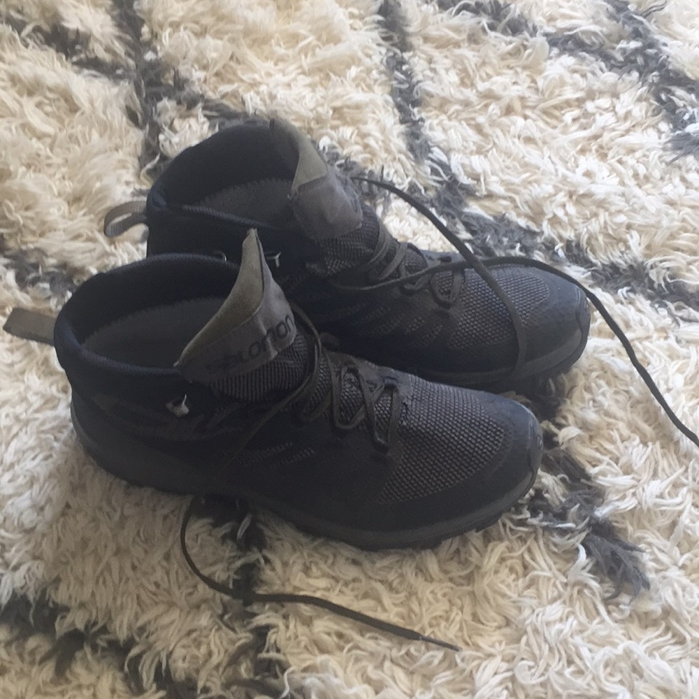 Salomon outline mid gtx hiking boots